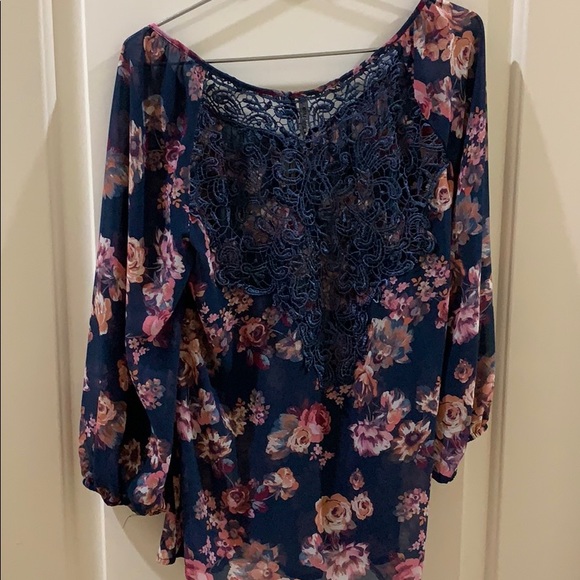 Blouse - Picture 4 of 5